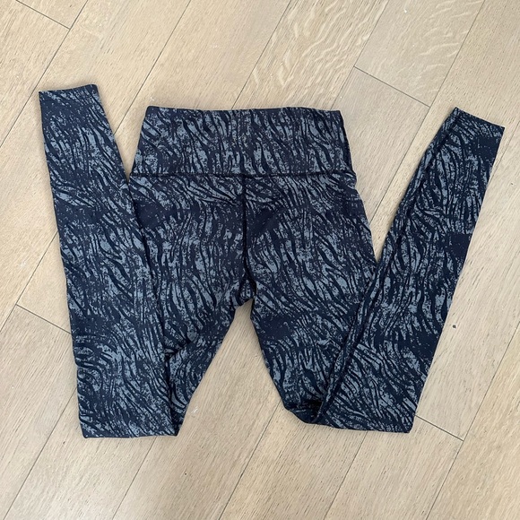 VARLEY Duncan High Rise Leggings in Tonal Zebra - Picture 3 of 4